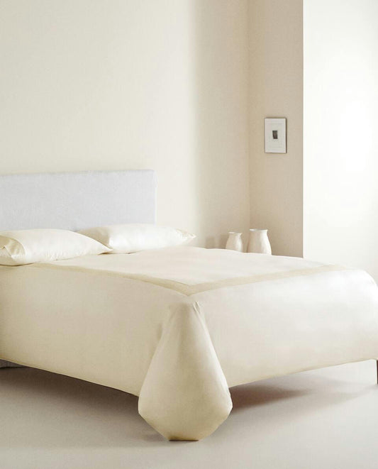 GEOMETRISCH GESTICKTER BETTBEZUG