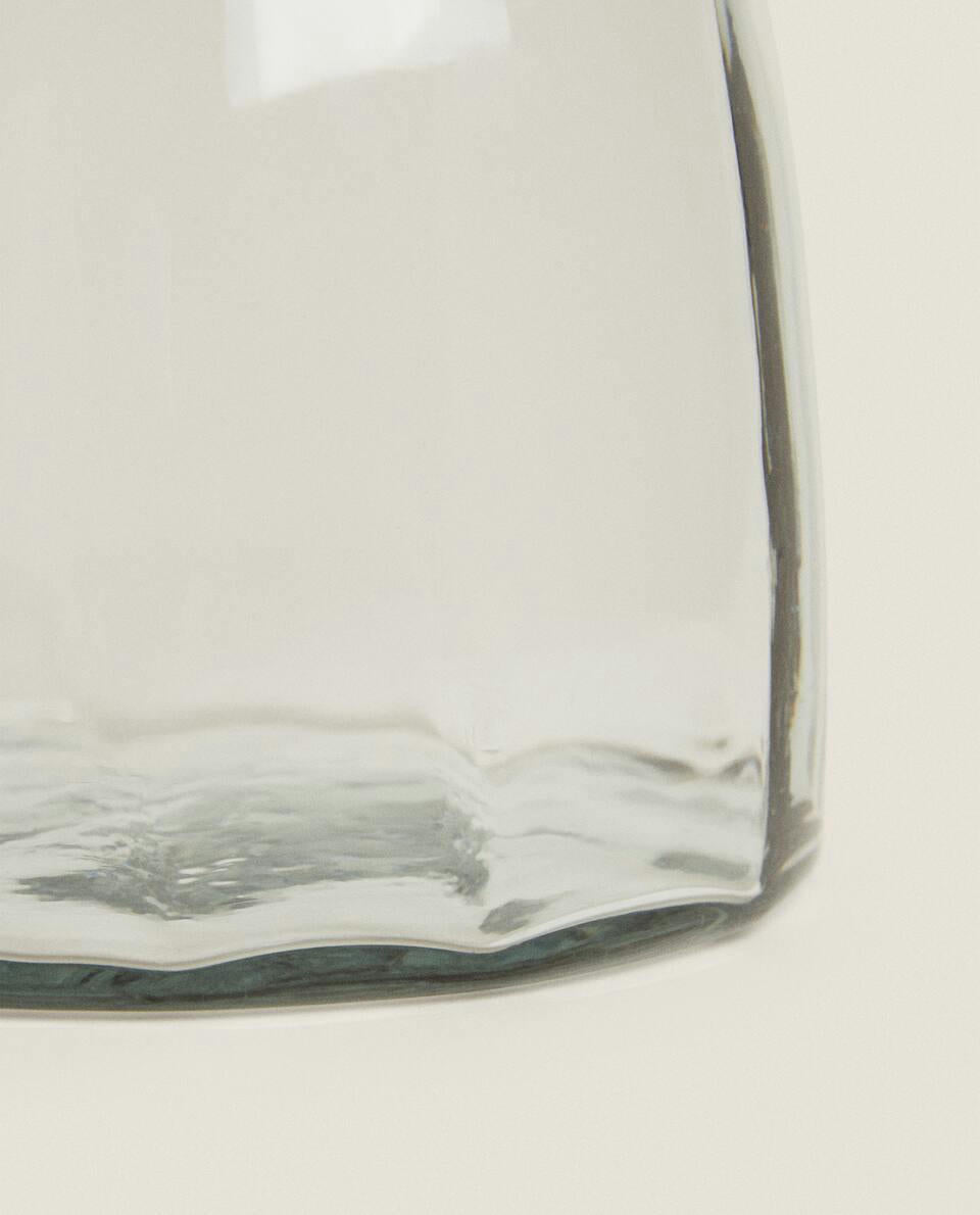 CHRISTMAS FACETED GLASS VASE WITH RIM DETAIL