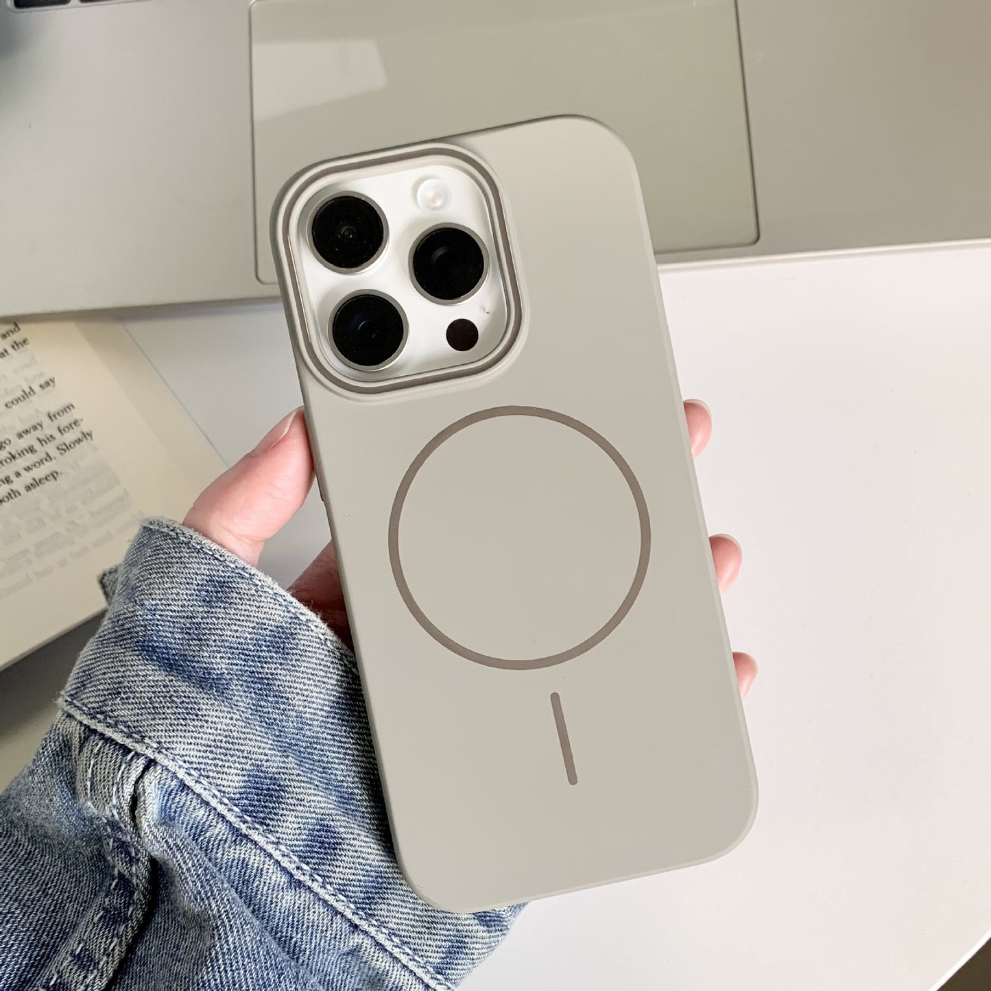 iPhone Minimalist Matte Magsafe Case