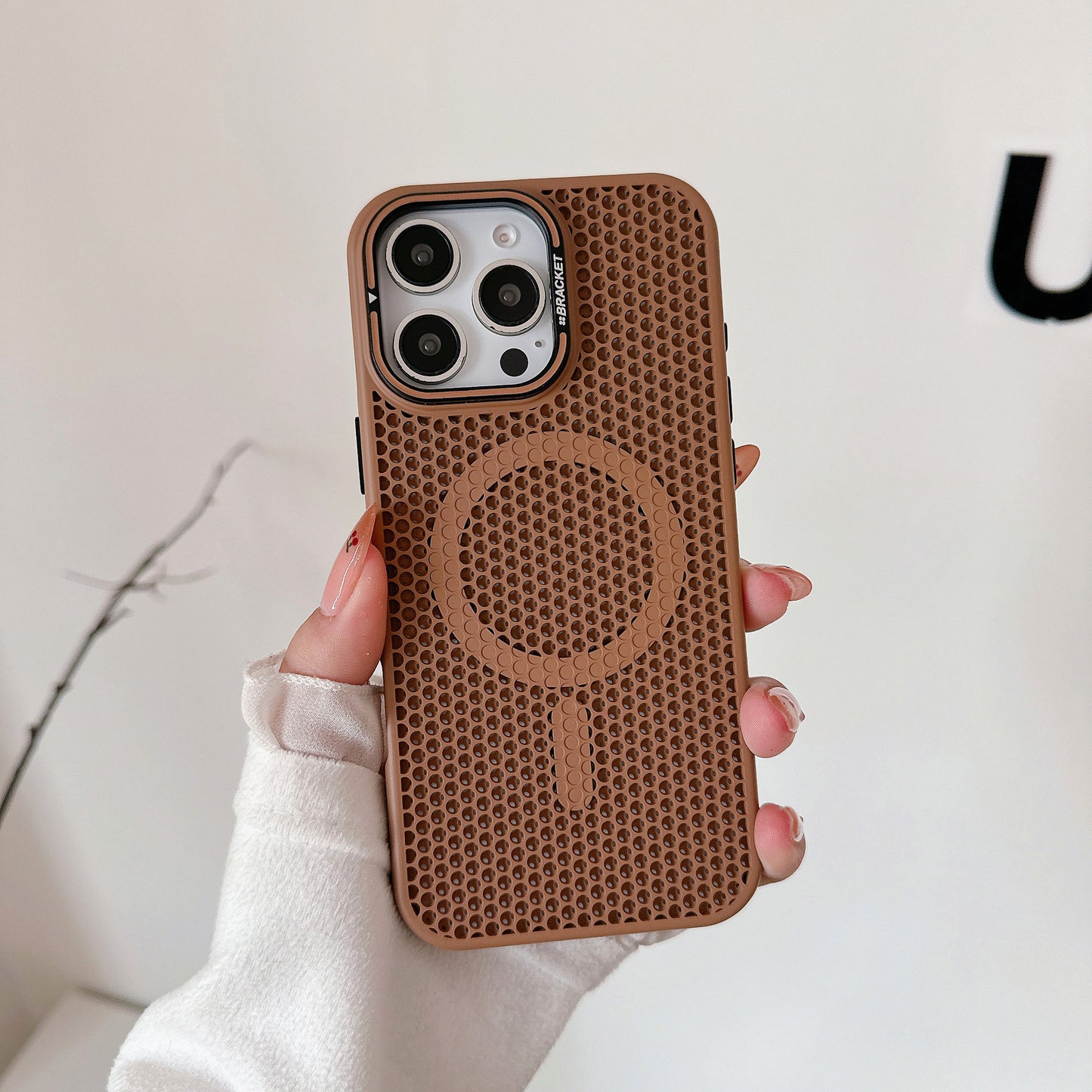 MagSafe Honeycomb Cooling Case for iPhone