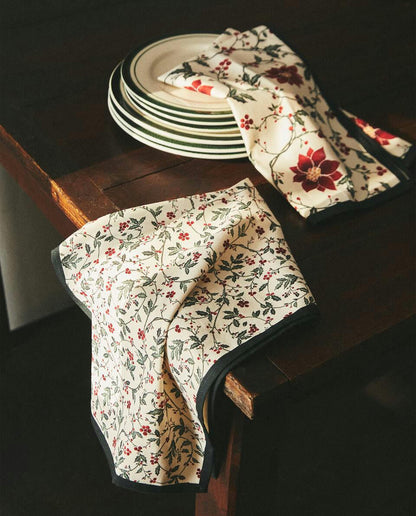 PACK OF COTTON CHRISTMAS HOLLY TEA TOWELS (PACK OF 2)