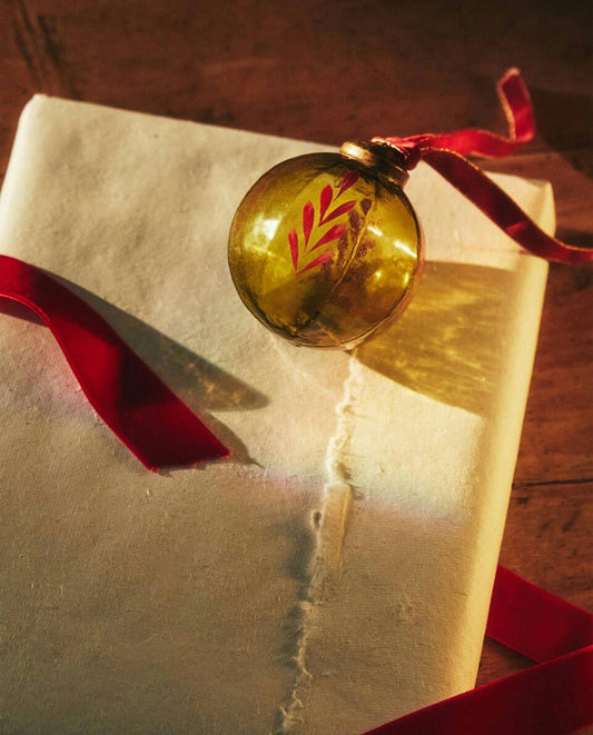 GLASS CHRISTMAS BAUBLE DECORATION