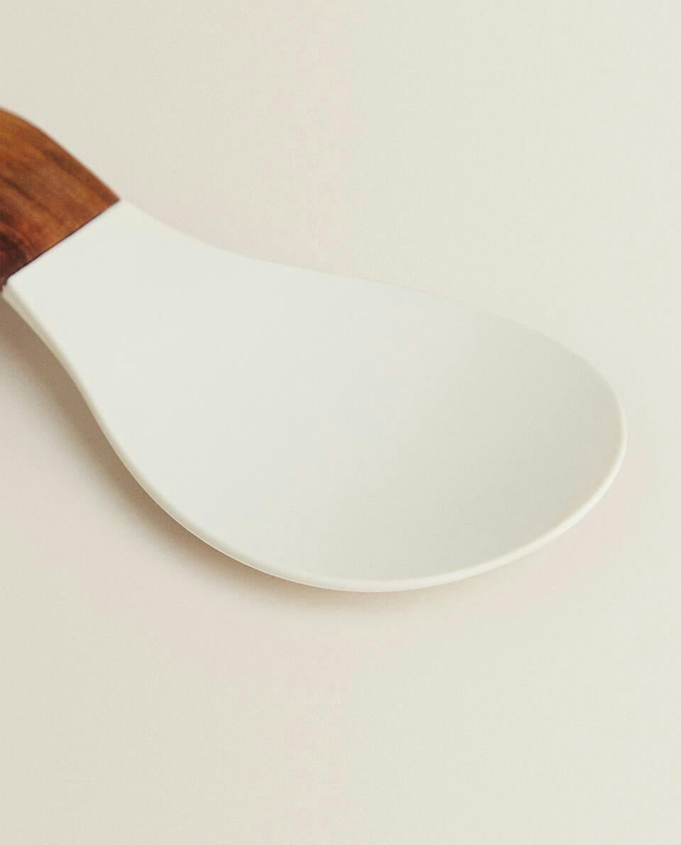 WOOD AND SILICONE SPOON REST