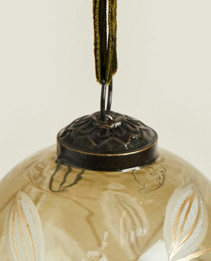 CHRISTMAS GLASS BAUBLE WITH LEAVES DECORATION