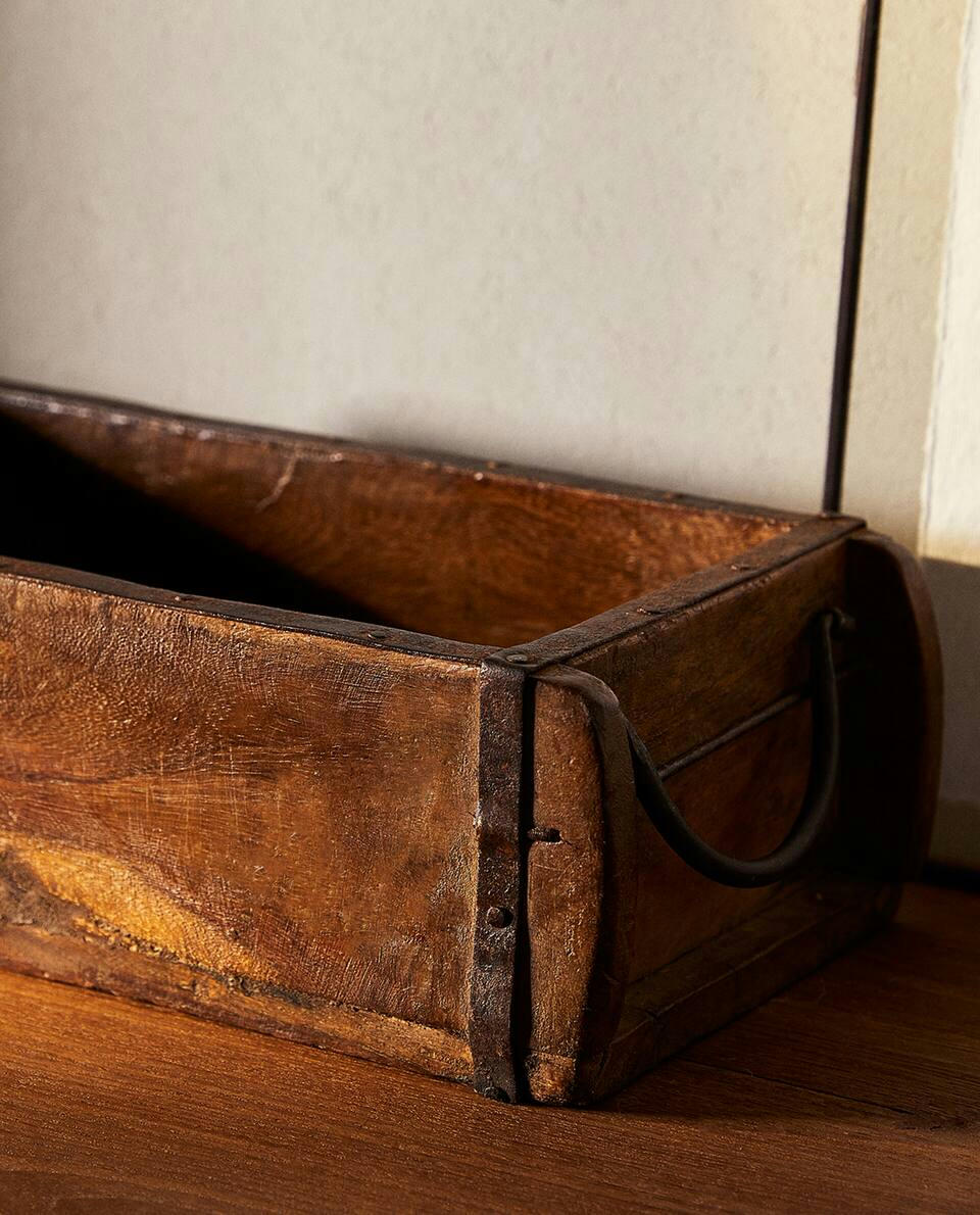 Holzkiste im Antik-Look 