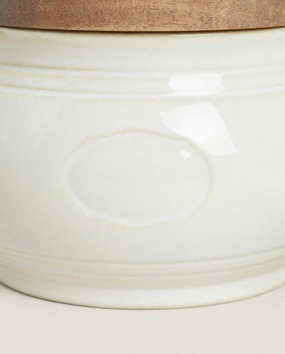 Salzstreuer aus Keramik mit Holzdeckel 