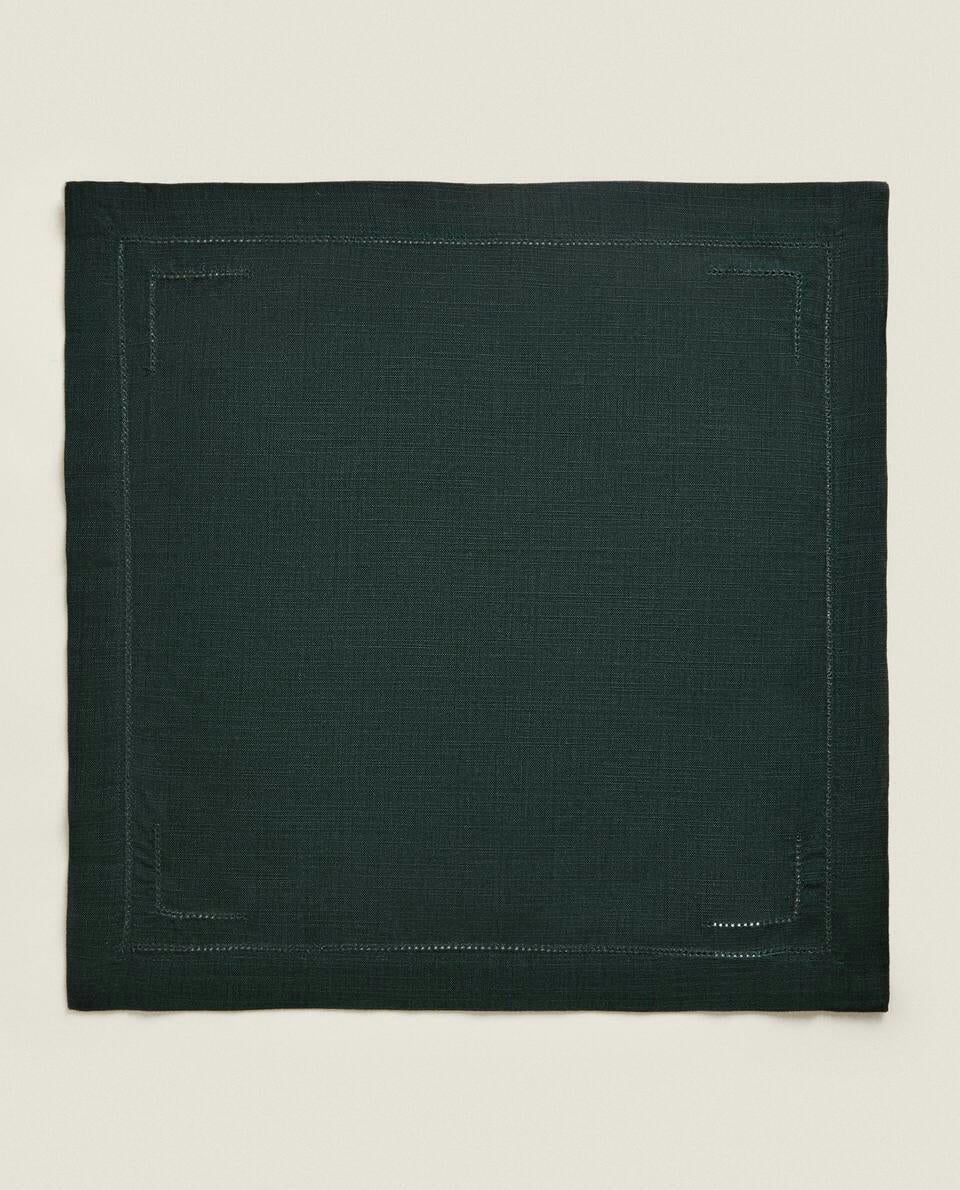 PACK OF HEMSTITCHED CHRISTMAS NAPKINS (PACK OF 2)