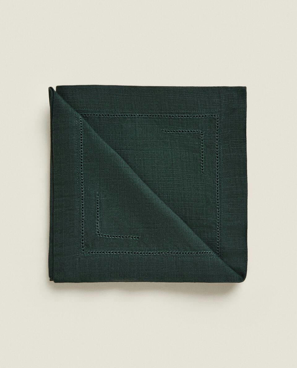 PACK OF HEMSTITCHED CHRISTMAS NAPKINS (PACK OF 2)