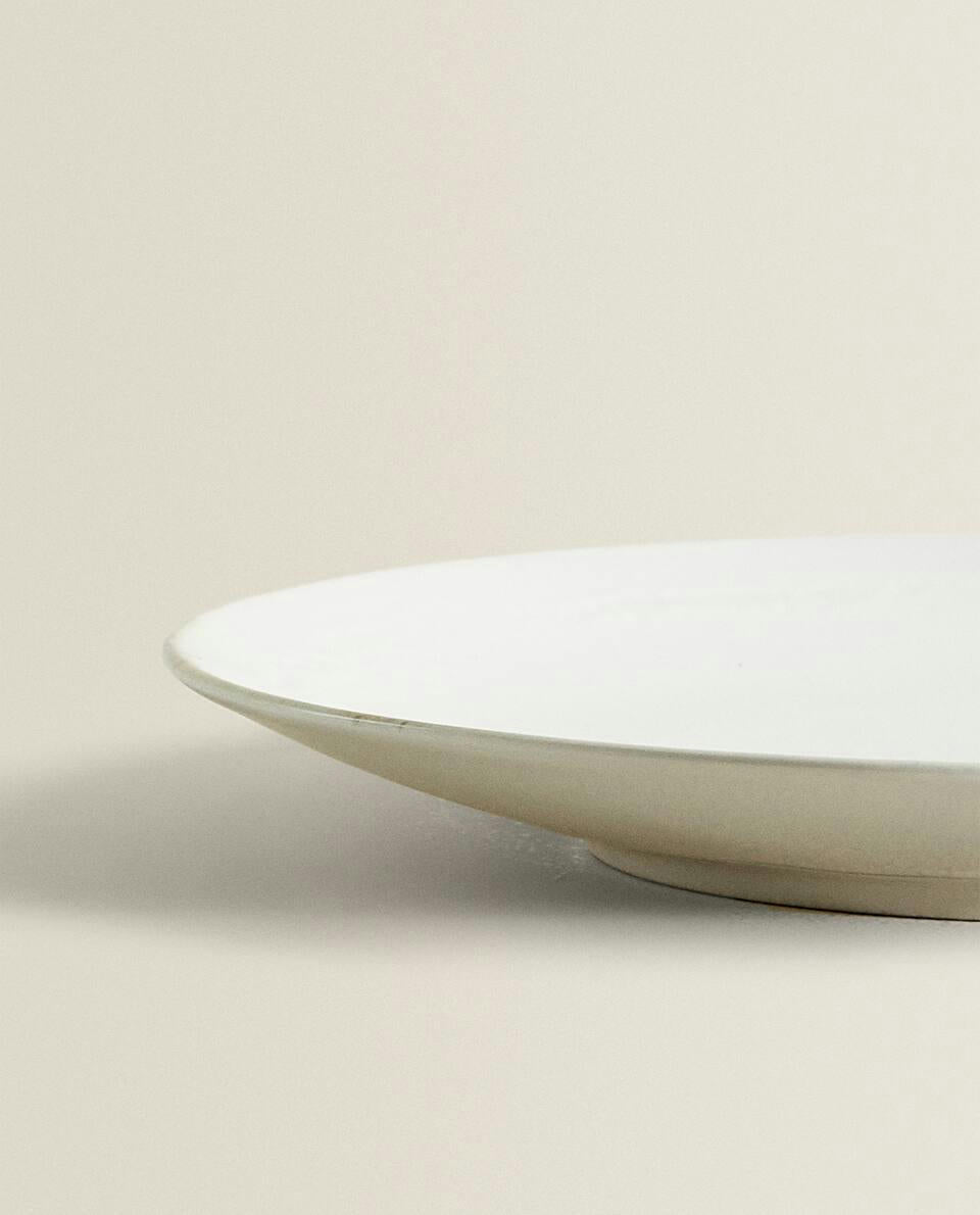 Dessertteller aus Steingut 