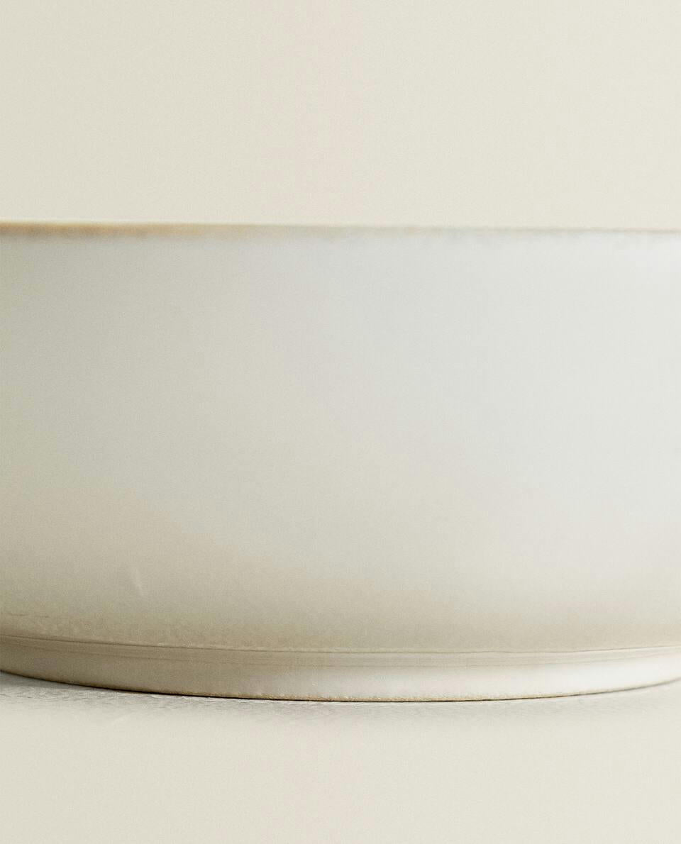 Suppenteller aus Steingut 