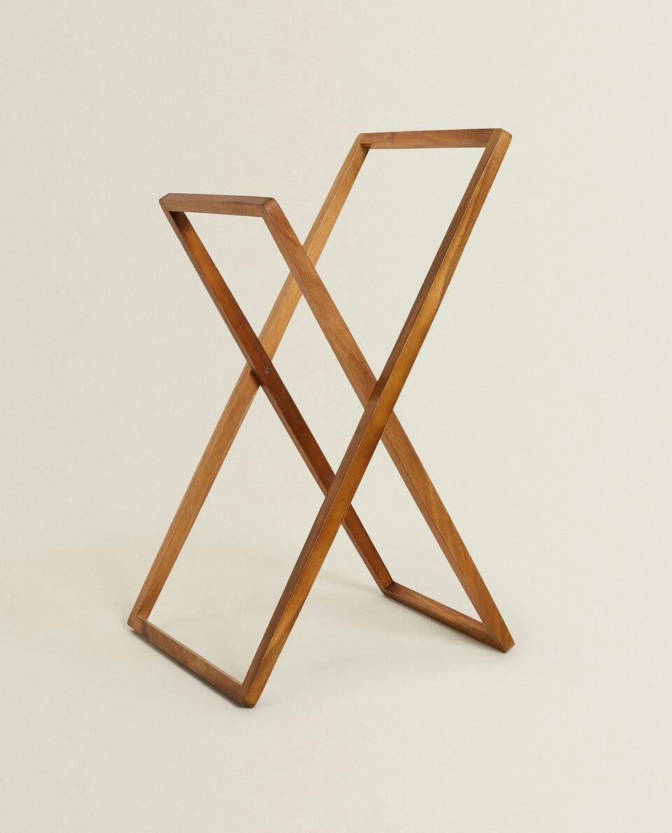 Handtuchhalter aus Akazienholz 