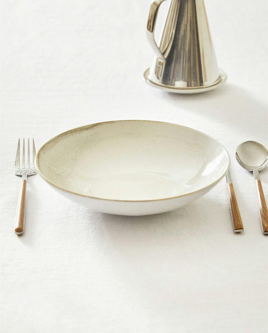 Suppenteller aus Steingut 