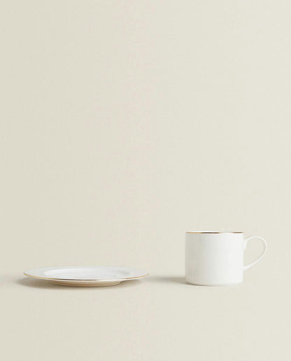 Porzellan-Tafelgeschirr mit Goldrand 