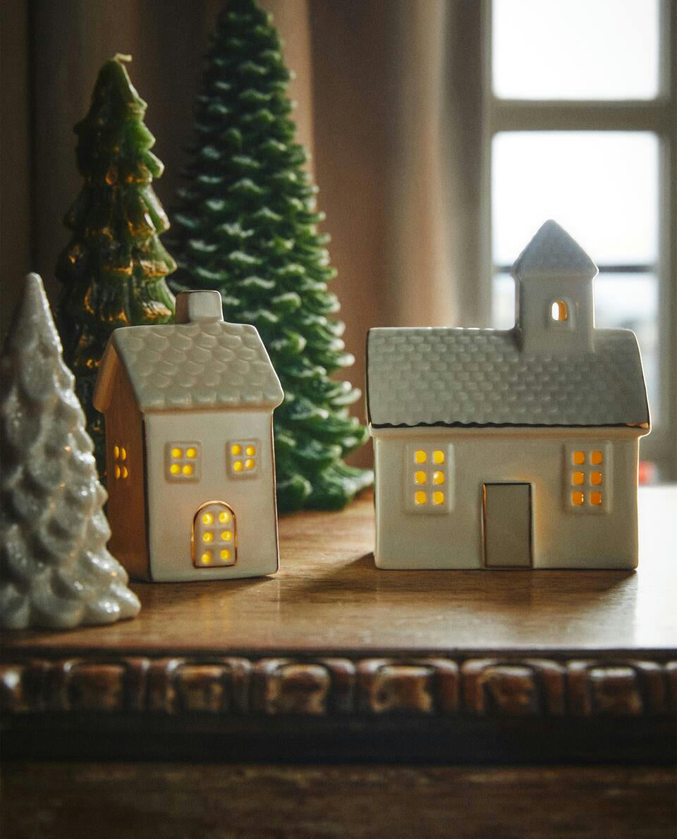 Weihnachtsdekoration aus Keramik mit Beleuchtung 