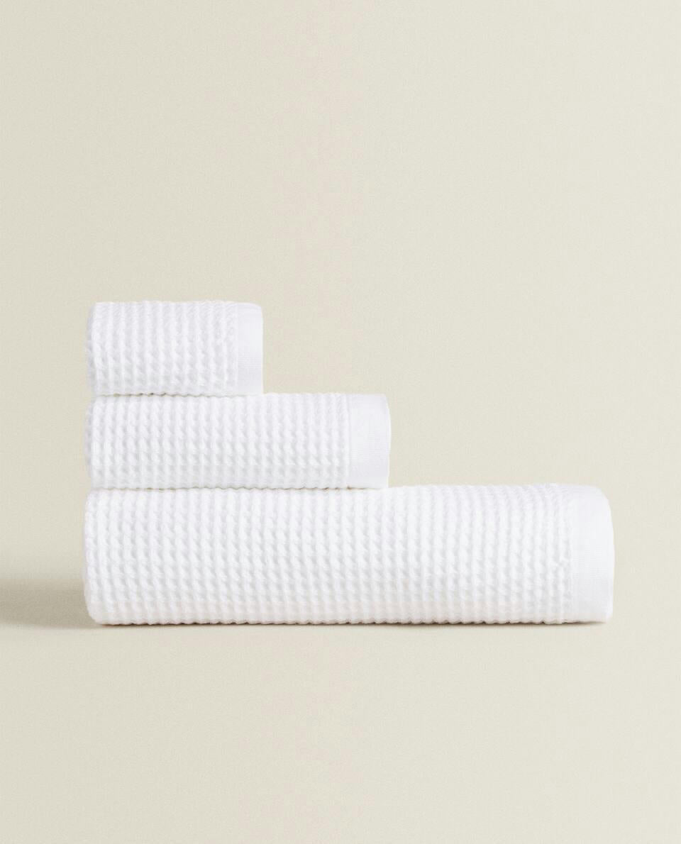 WAFFLE-KNIT COTTON TOWEL