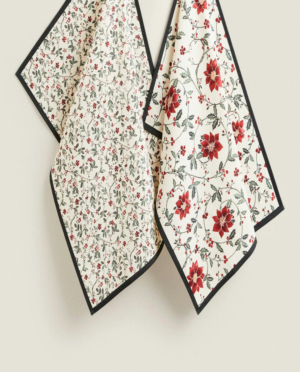 PACK OF COTTON CHRISTMAS HOLLY TEA TOWELS (PACK OF 2)