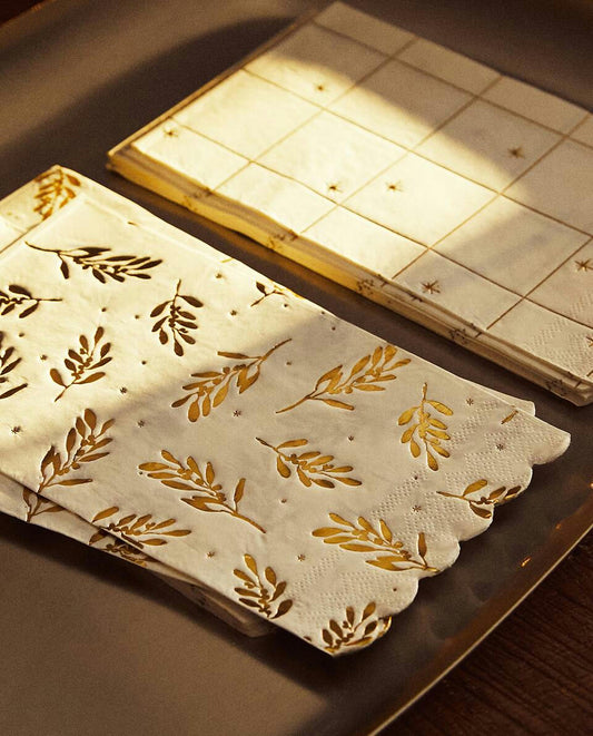 Papierservietten mit Weihnachtszweigmotiv (30er-Packung) 