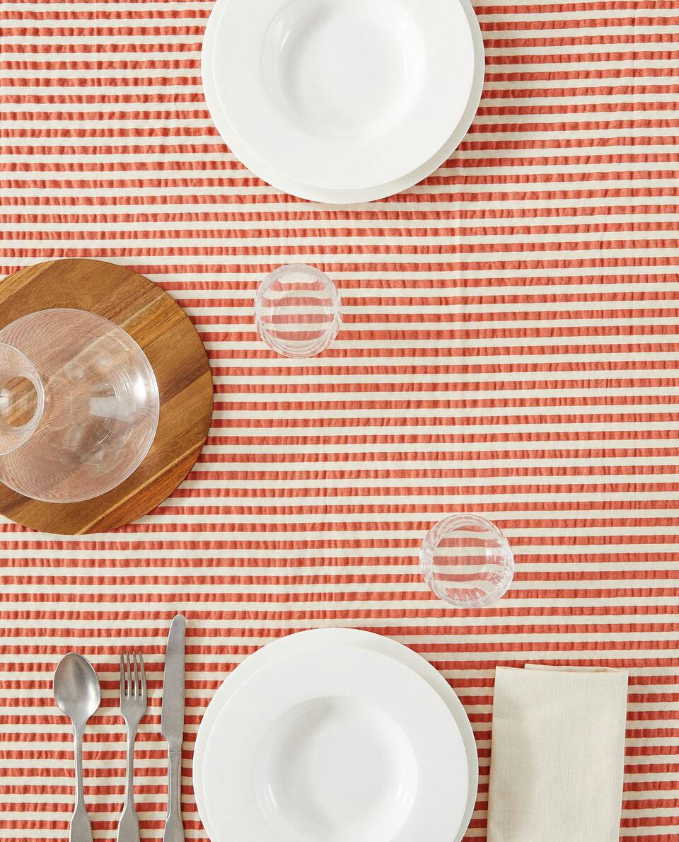 STRIPED TABLECLOTH