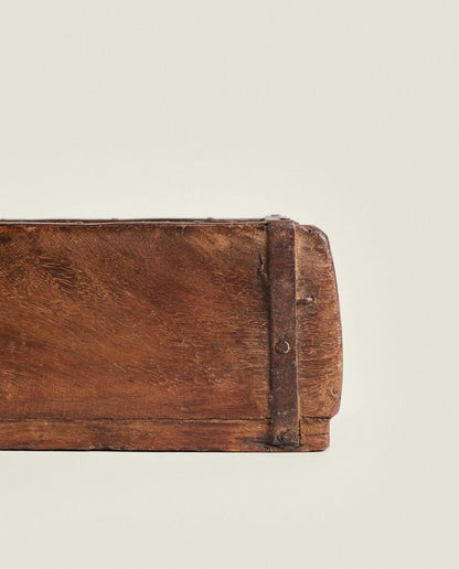 Holzkiste im Antik-Look 