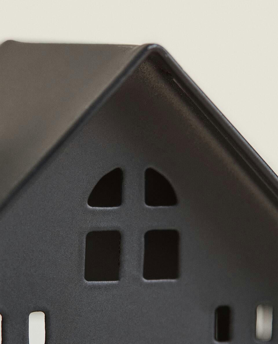 CHRISTMAS HOUSE DECORATION