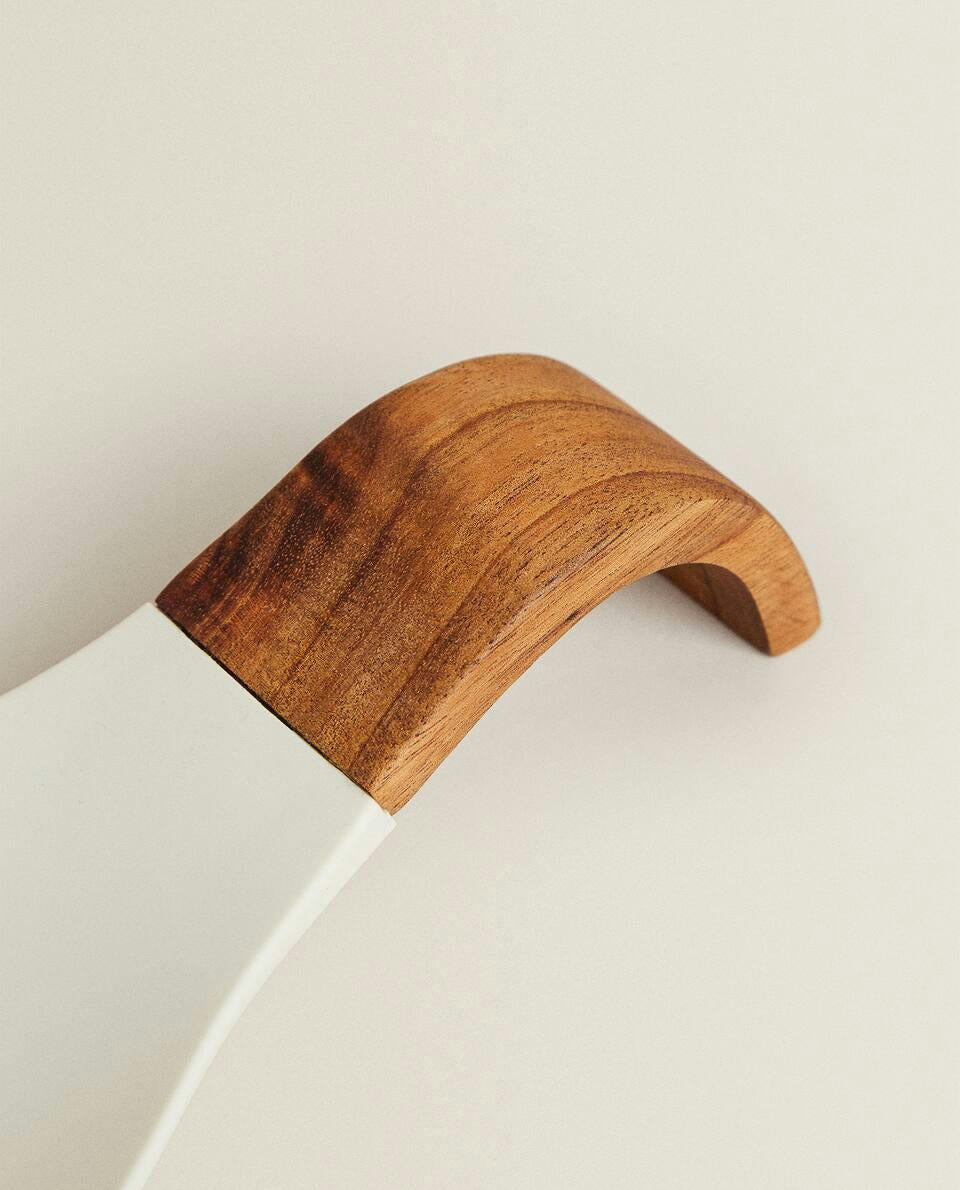 WOOD AND SILICONE SPOON REST