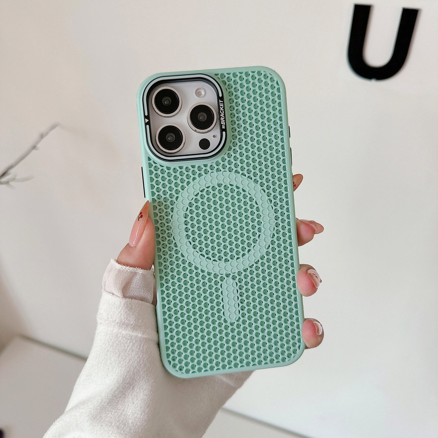 MagSafe Honeycomb Cooling Case for iPhone