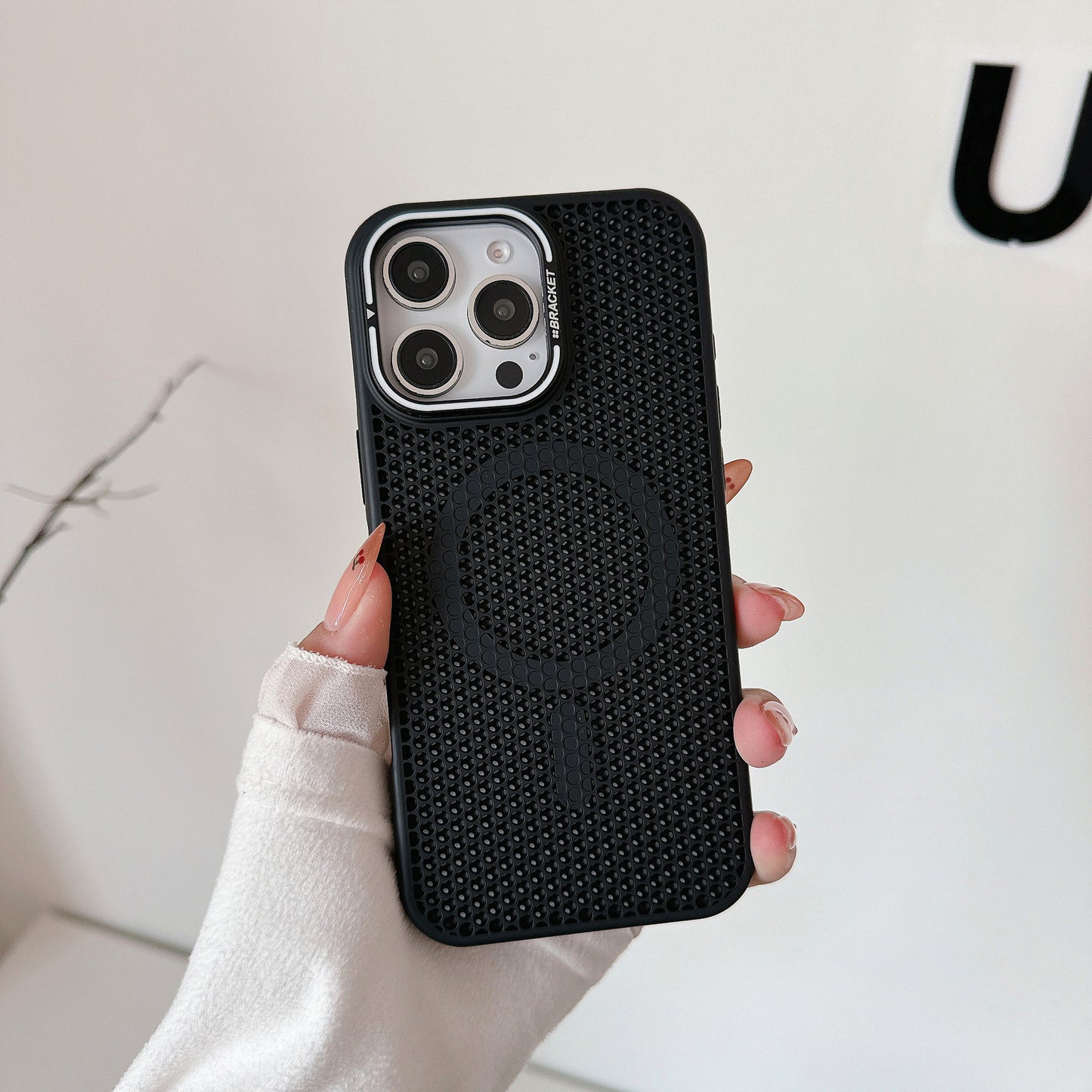 MagSafe Honeycomb Cooling Case for iPhone