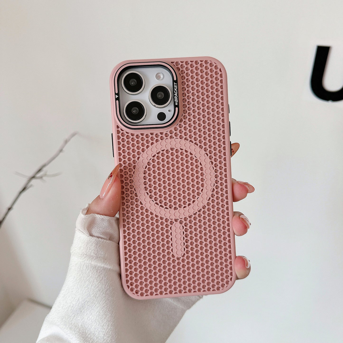 MagSafe Honeycomb Cooling Case for iPhone