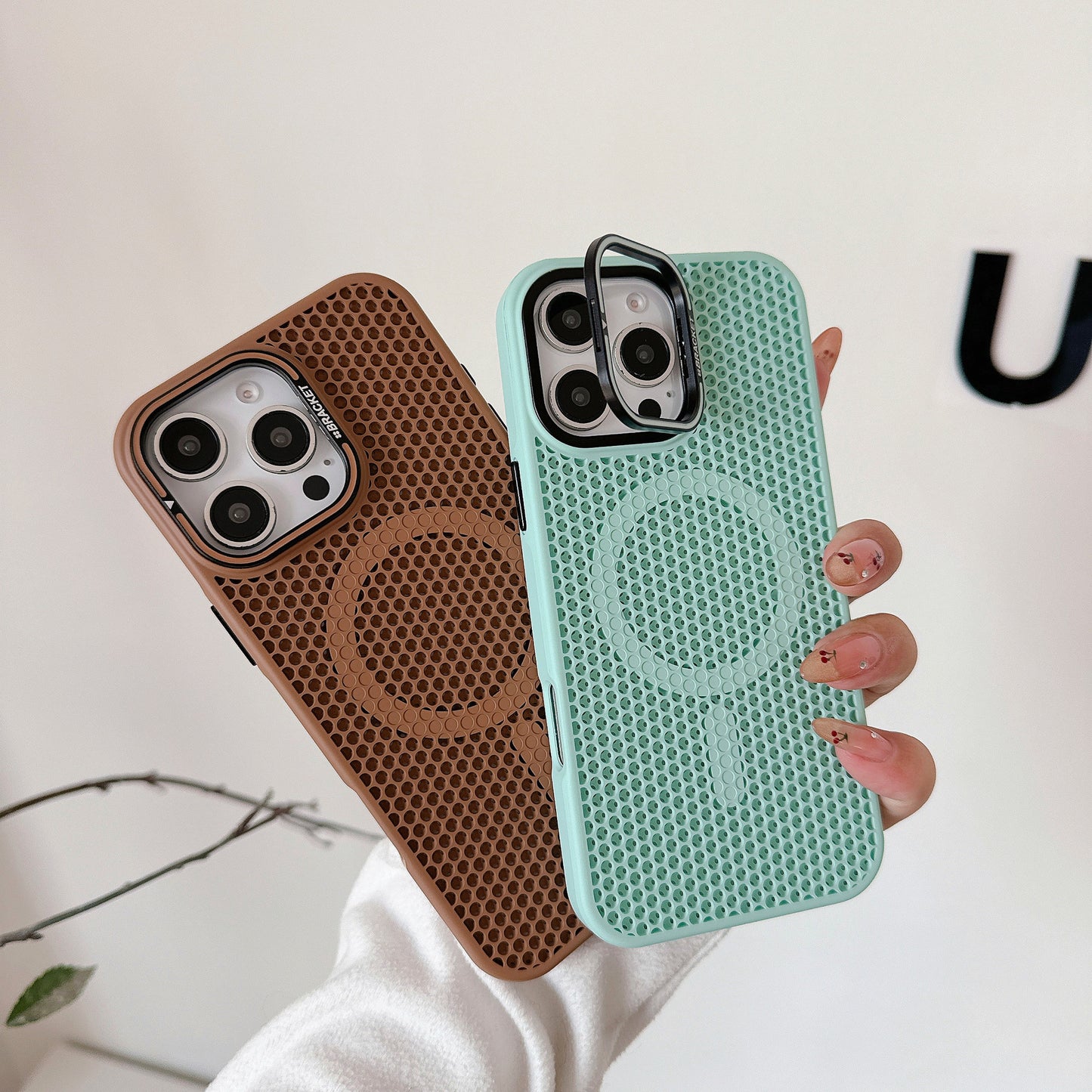 MagSafe Honeycomb Cooling Case for iPhone
